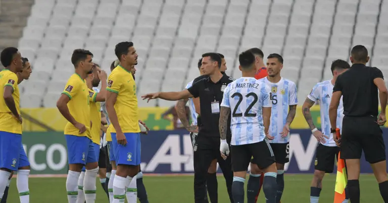 আর্জেন্টিনা ও ব্রাজিল ফুটবলদল